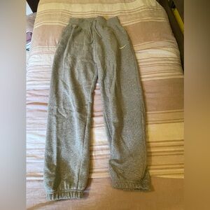 grey nike sweatpants